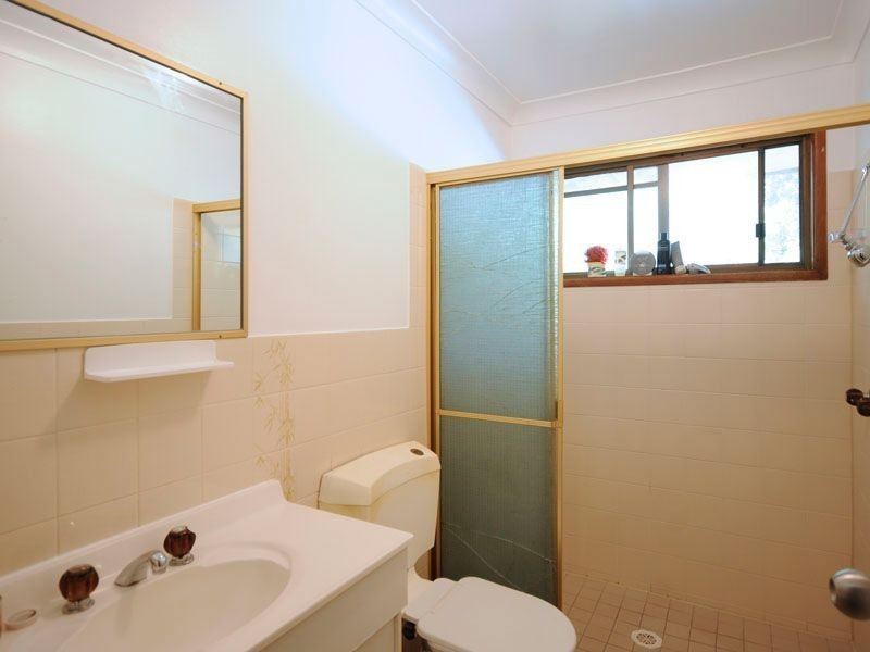 2/11 Esther Place, Surfers Paradise QLD 4217