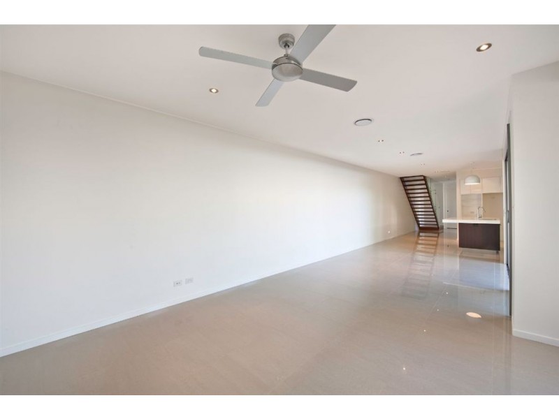 2/12 Teal Avenue, Paradise Point QLD 4216