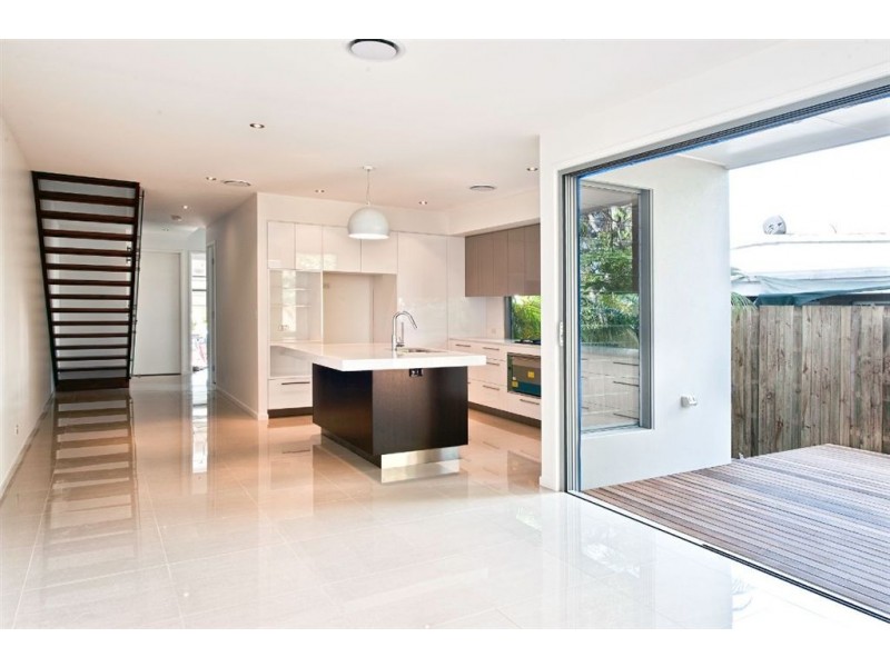 2/12 Teal Avenue, Paradise Point QLD 4216