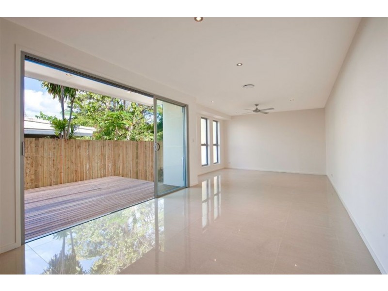 2/12 Teal Avenue, Paradise Point QLD 4216