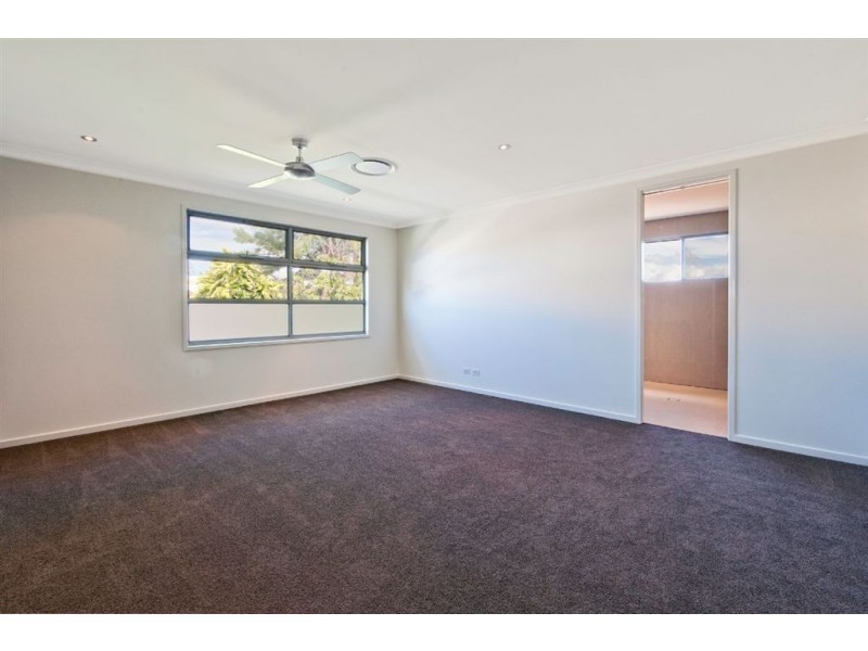 2/12 Teal Avenue, Paradise Point QLD 4216