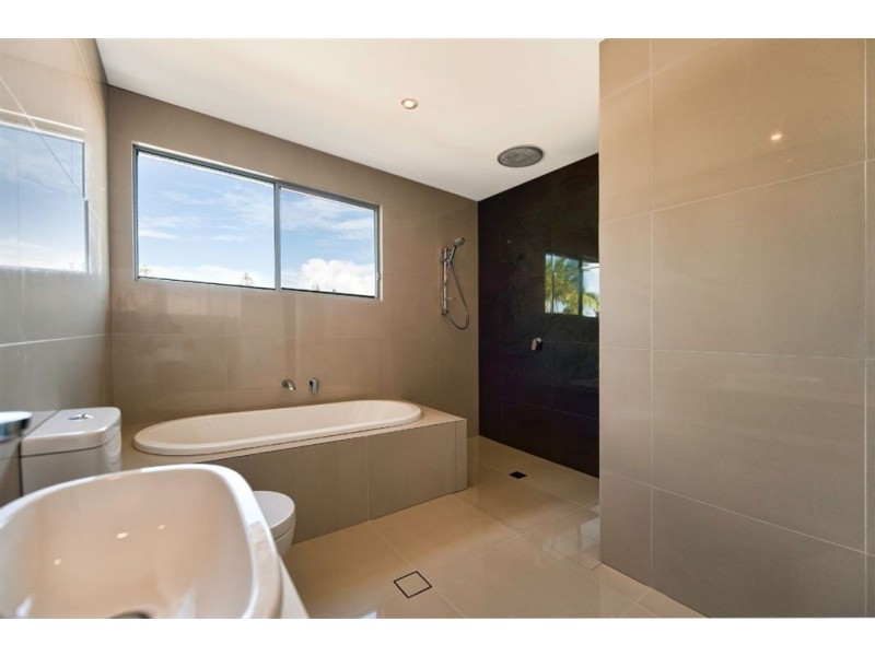 2/12 Teal Avenue, Paradise Point QLD 4216