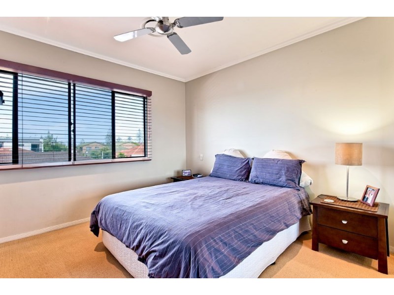 1/20 Rouen Avenue, Paradise Point QLD 4216