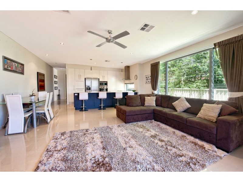 2/15 Teal Avenue, Paradise Point QLD 4216