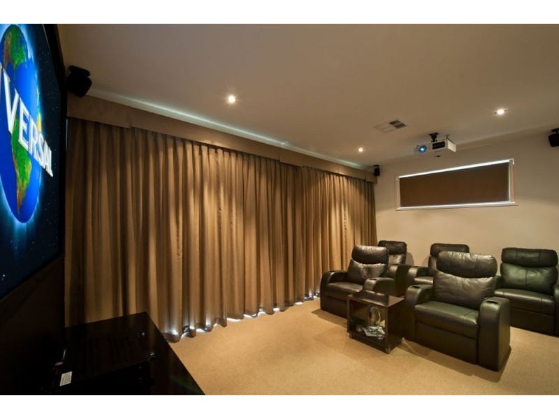 2/15 Teal Avenue, Paradise Point QLD 4216