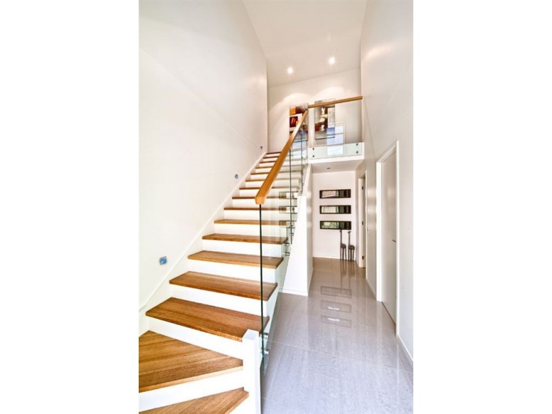 2/15 Teal Avenue, Paradise Point QLD 4216