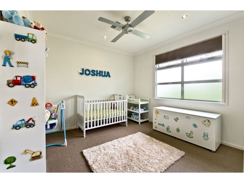 2/15 Teal Avenue, Paradise Point QLD 4216