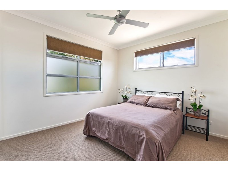 2/15 Teal Avenue, Paradise Point QLD 4216