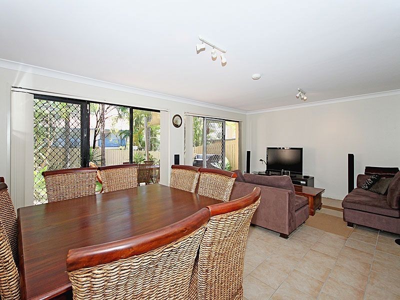 9/77 Government, Labrador QLD 4215