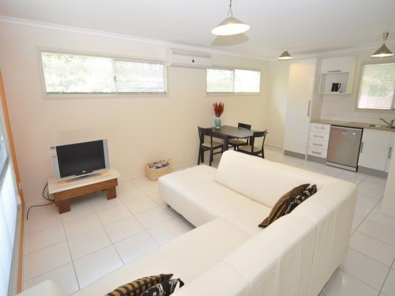 8 Coombe Avenue, Hope Island QLD 4212