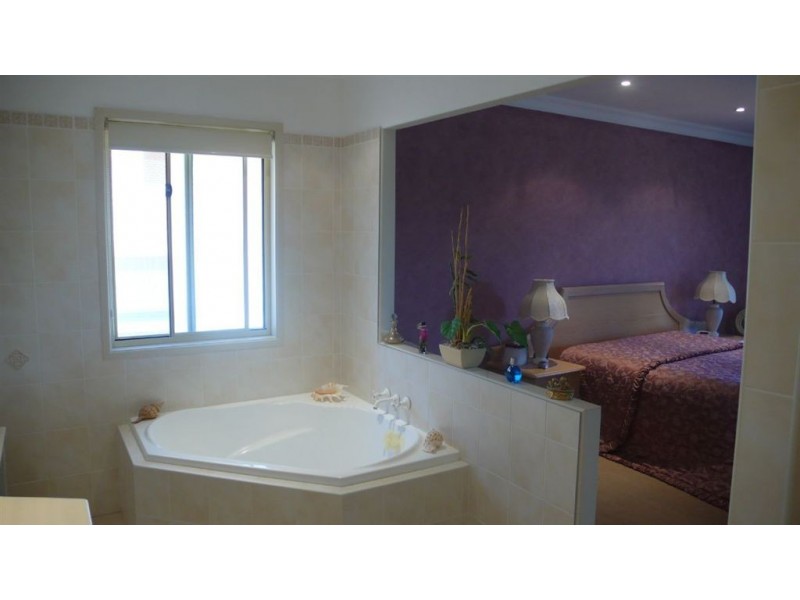 20 Tara Vista Boulevard, Highland Park QLD 4211