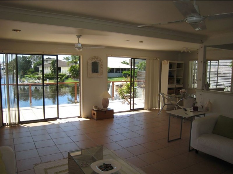 161 Campbell Street, Sorrento QLD 4217