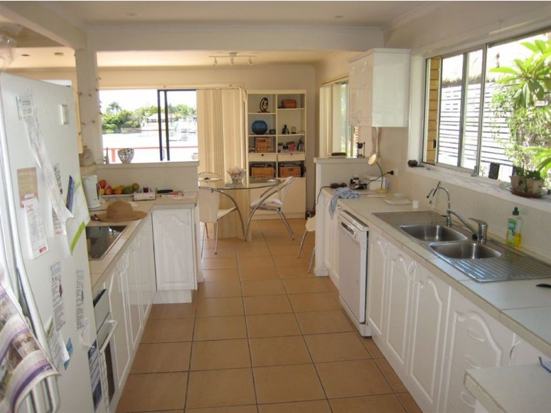 161 Campbell Street, Sorrento QLD 4217