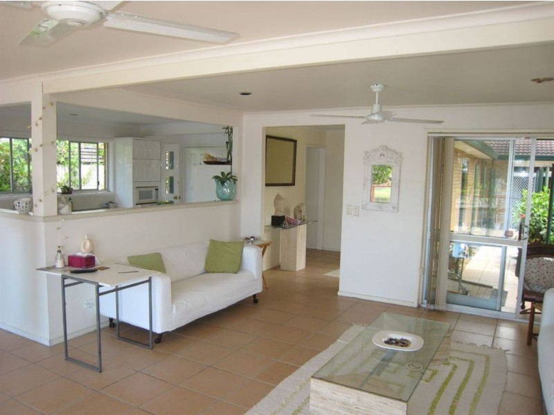 161 Campbell Street, Sorrento QLD 4217