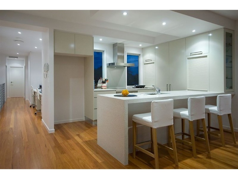 1/22 Eider Avenue, Paradise Point QLD 4216