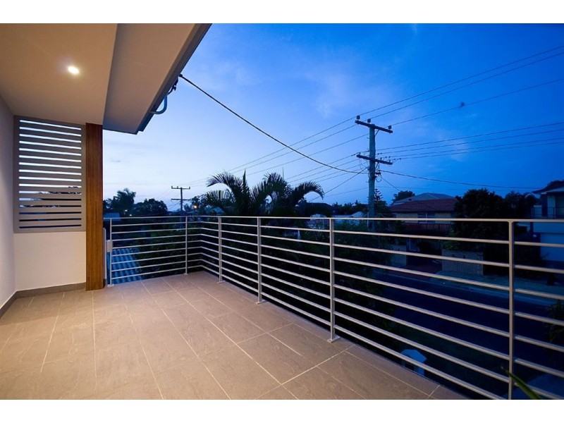 1/22 Eider Avenue, Paradise Point QLD 4216