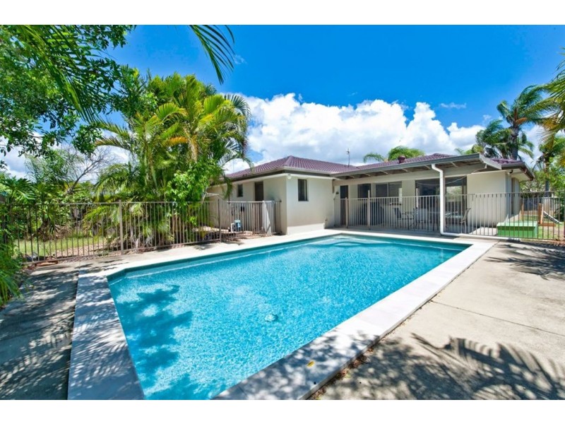 37 Sundown Drive, Paradise Point QLD 4216