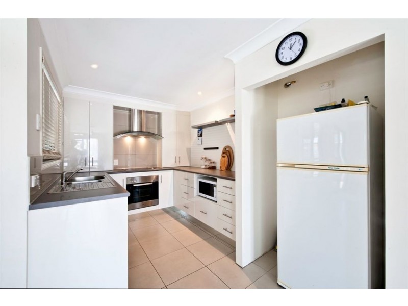 37 Sundown Drive, Paradise Point QLD 4216