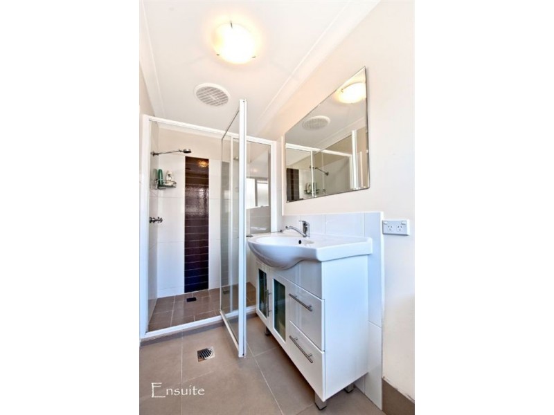 37 Sundown Drive, Paradise Point QLD 4216