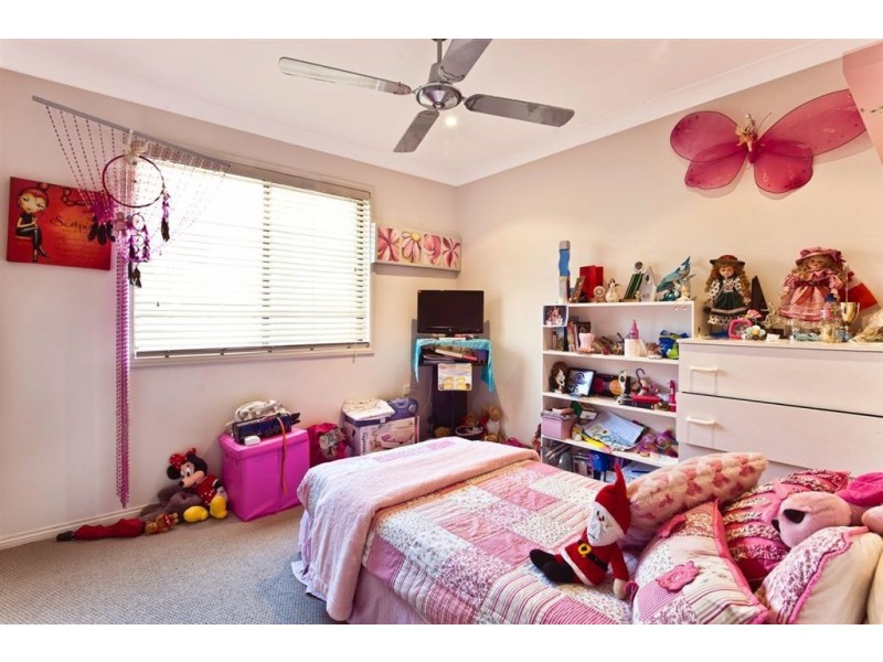 37 Sundown Drive, Paradise Point QLD 4216