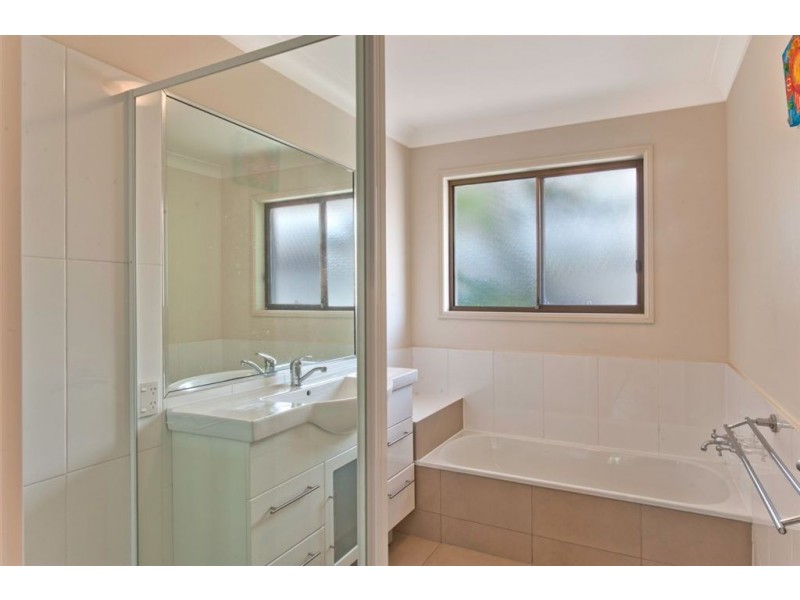37 Sundown Drive, Paradise Point QLD 4216