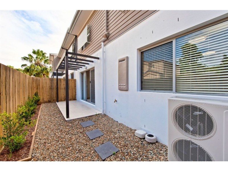 3/119 Eugaree Street, Southport QLD 4215