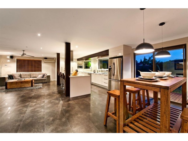 31 Lakefield Crescent, Paradise Point QLD 4216
