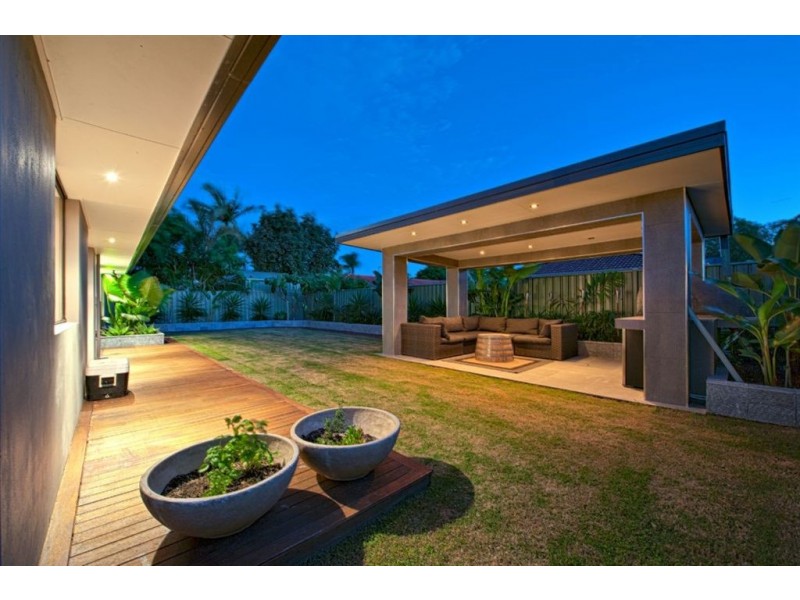 31 Lakefield Crescent, Paradise Point QLD 4216