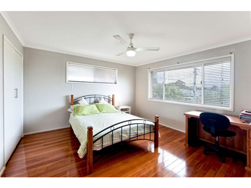 14 Muscovey Avenue, Paradise Point QLD 4216