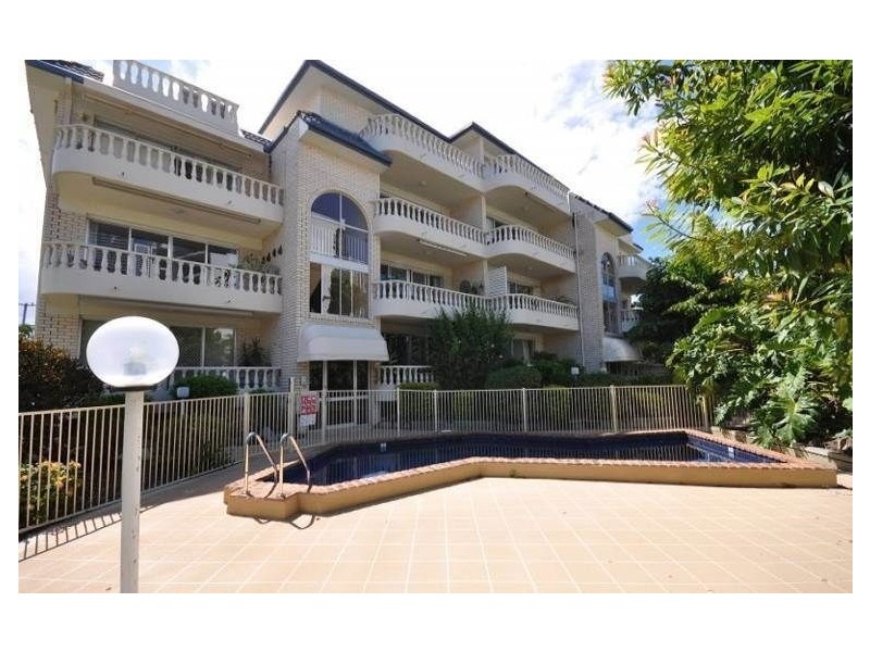 2/2 Stanhill Drive, Chevron Island QLD 4217