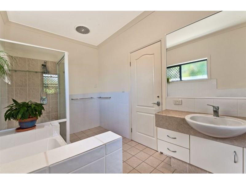 1/7 Shoveller Avenue, Paradise Point QLD 4216