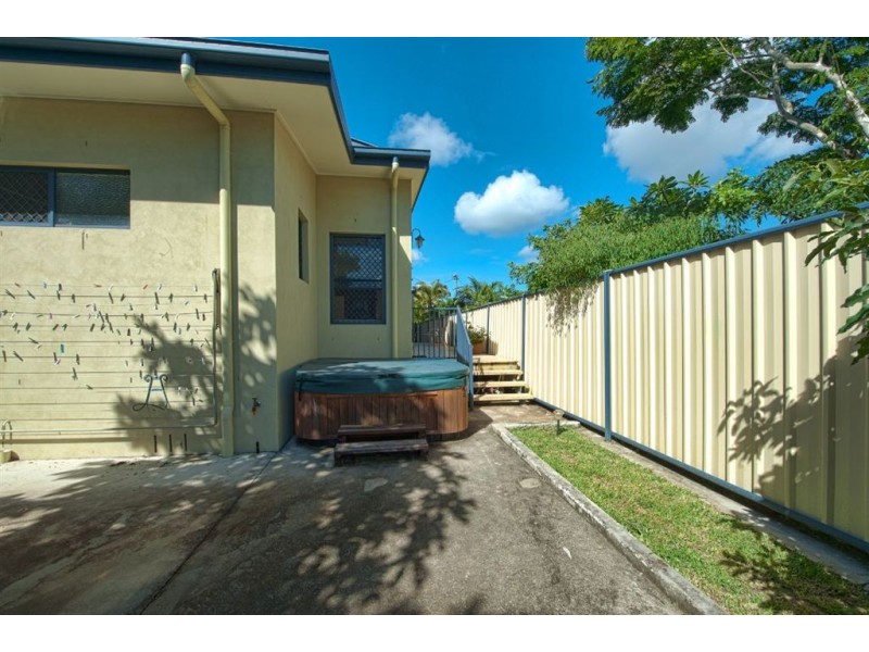 1/7 Shoveller Avenue, Paradise Point QLD 4216