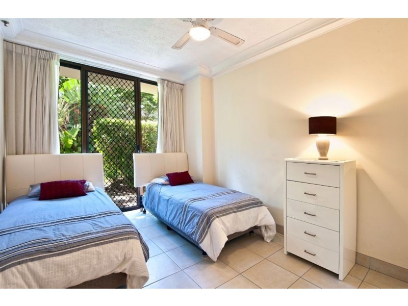 2/5 Enderley Avenue, Surfers Paradise QLD 4217