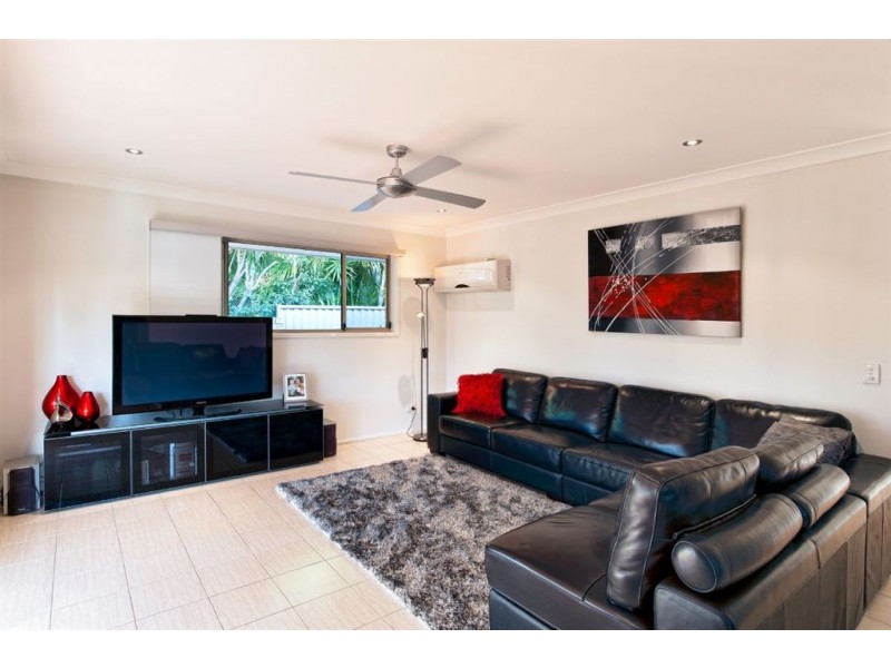 38 Matthew Flinders Drive, Hollywell QLD 4216