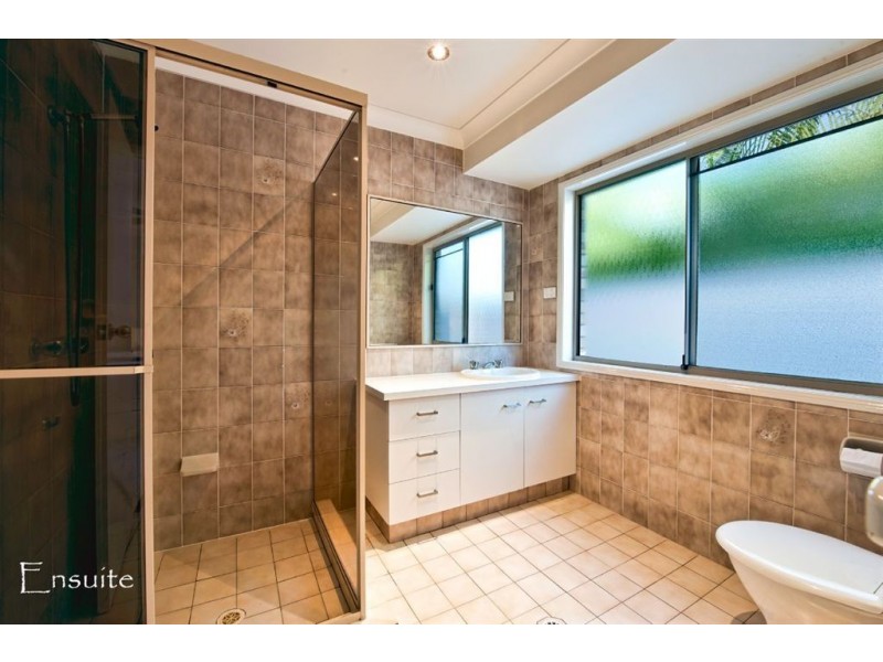 38 Matthew Flinders Drive, Hollywell QLD 4216
