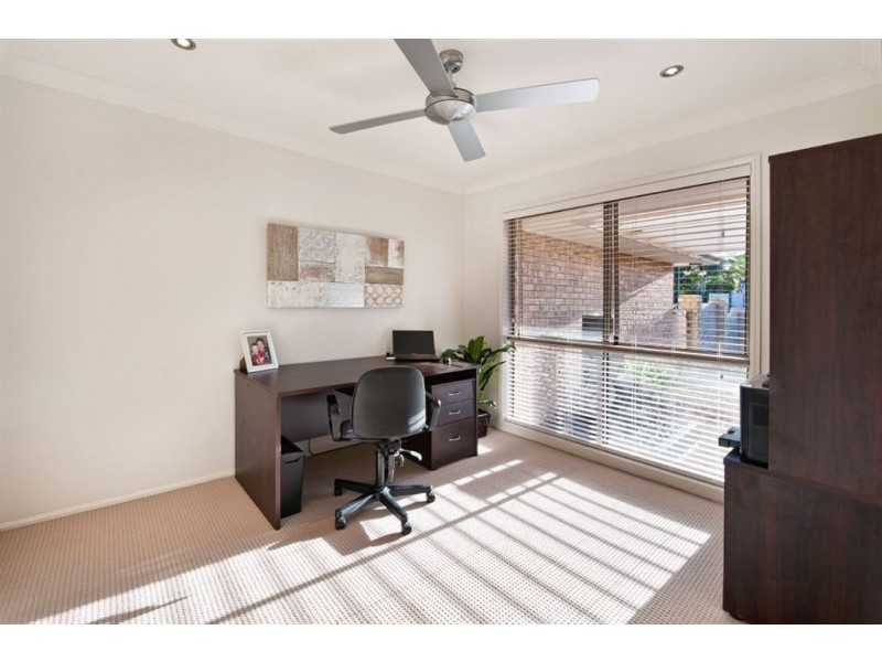 38 Matthew Flinders Drive, Hollywell QLD 4216
