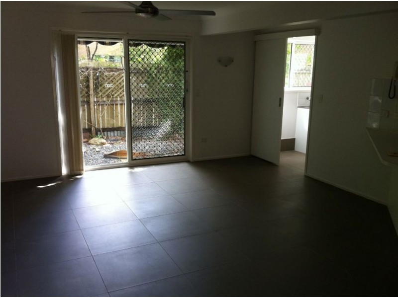 2/54 Darrambal Street, Surfers Paradise QLD 4217