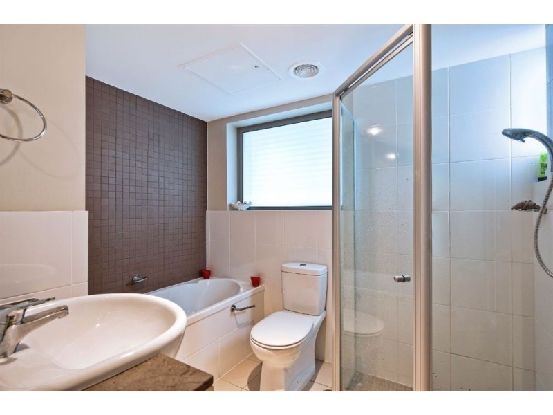 21 Cypress Avenue, Surfers Paradise QLD 4217