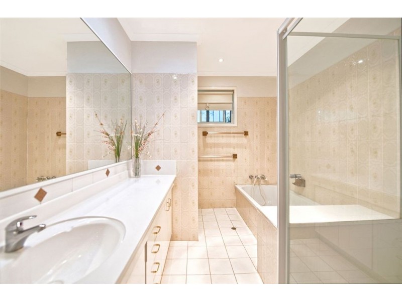 52 Columbus Drive, Hollywell QLD 4216