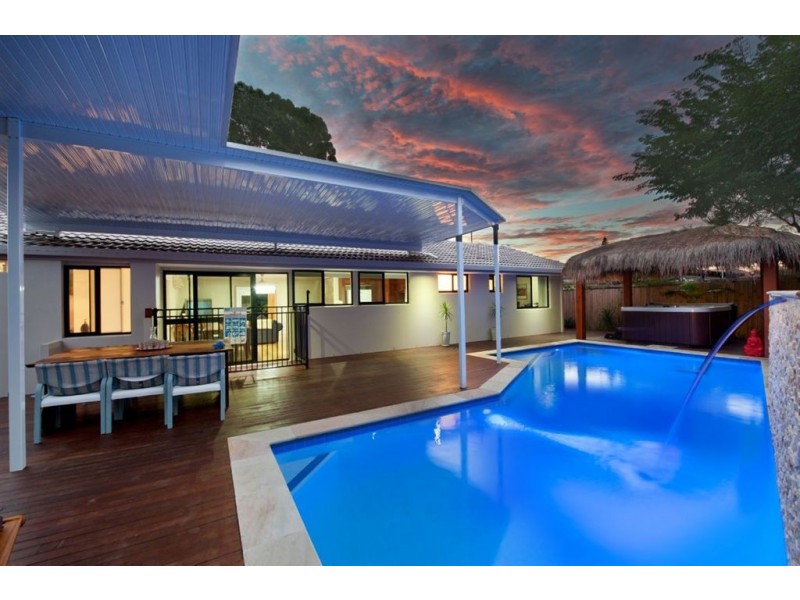 287 Morala Avenue, Runaway Bay QLD 4216