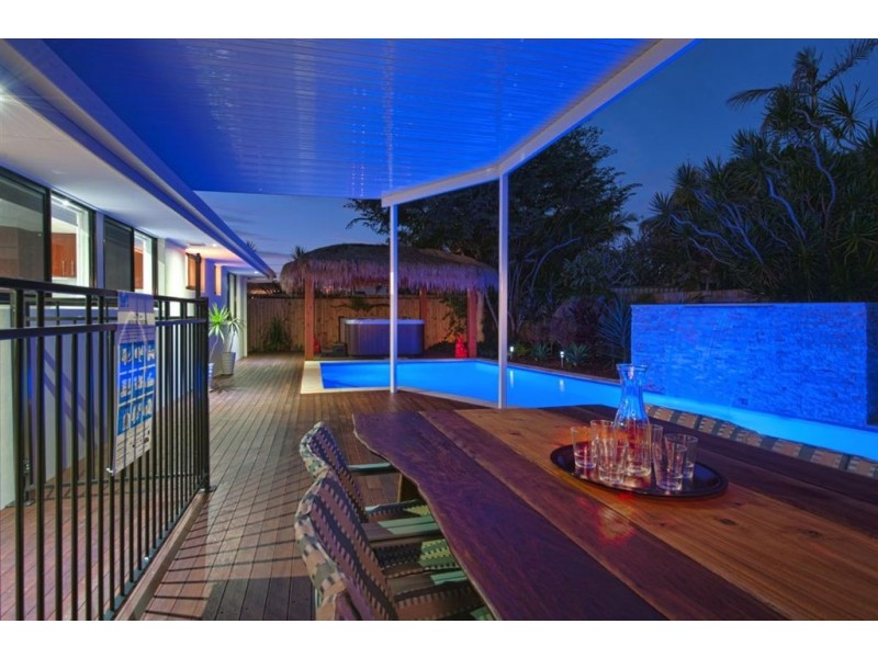 287 Morala Avenue, Runaway Bay QLD 4216