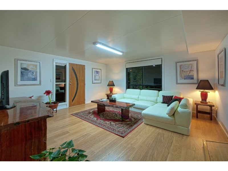 287 Morala Avenue, Runaway Bay QLD 4216