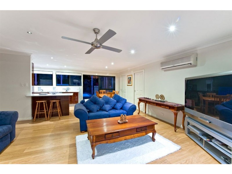 287 Morala Avenue, Runaway Bay QLD 4216