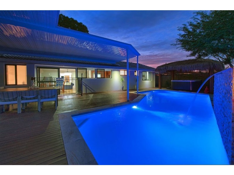 287 Morala Avenue, Runaway Bay QLD 4216