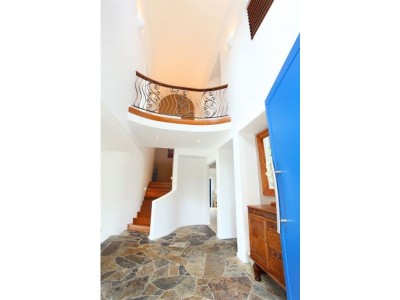 2 Paradise Place, Surfers Paradise QLD 4217