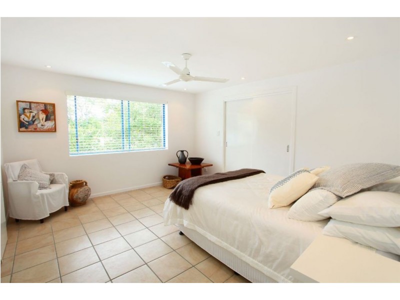 2 Paradise Place, Surfers Paradise QLD 4217