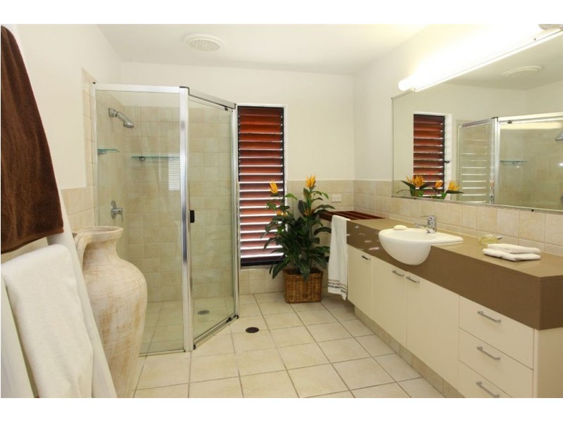 2 Paradise Place, Surfers Paradise QLD 4217