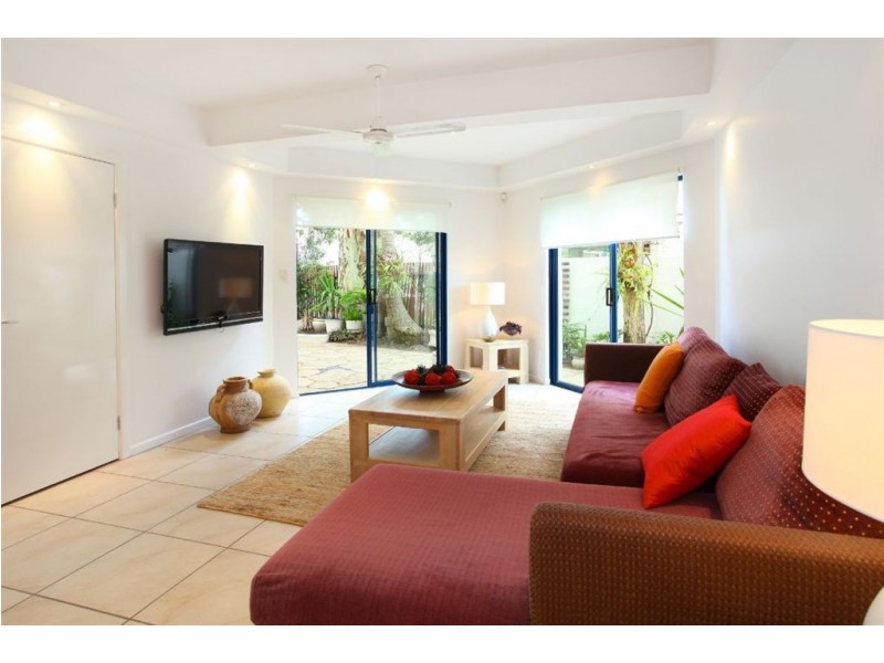 2 Paradise Place, Surfers Paradise QLD 4217