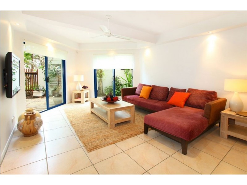 2 Paradise Place, Surfers Paradise QLD 4217