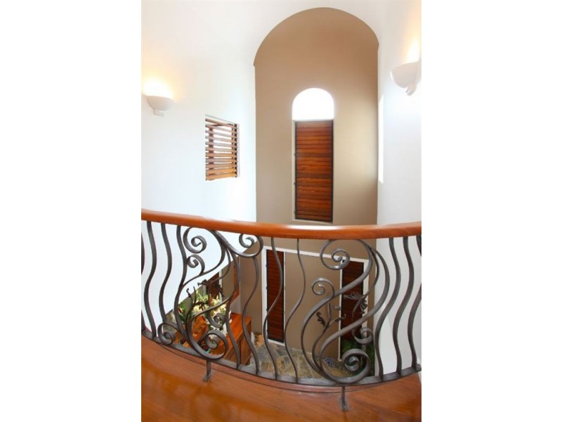 2 Paradise Place, Surfers Paradise QLD 4217